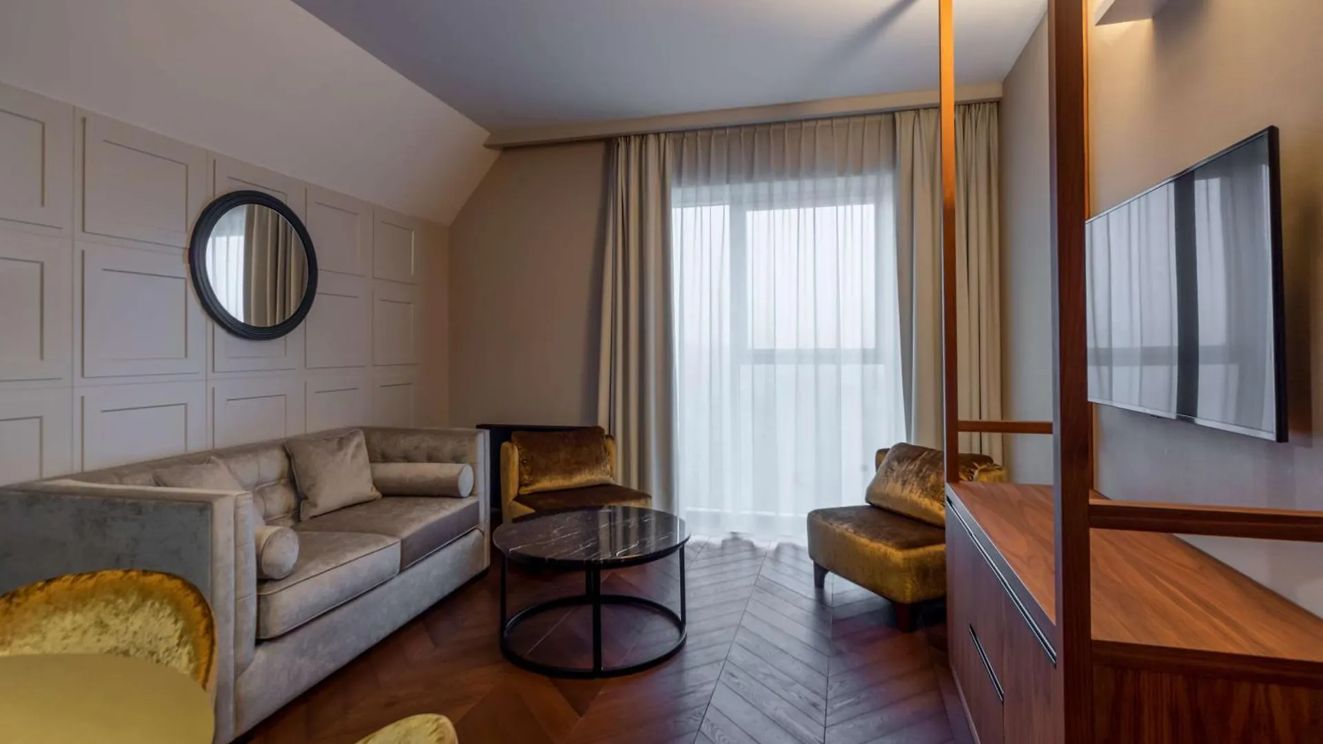 Radisson Hotel & Suites, Gdansk, Wyspa Spichrzow 4*, Gdansk