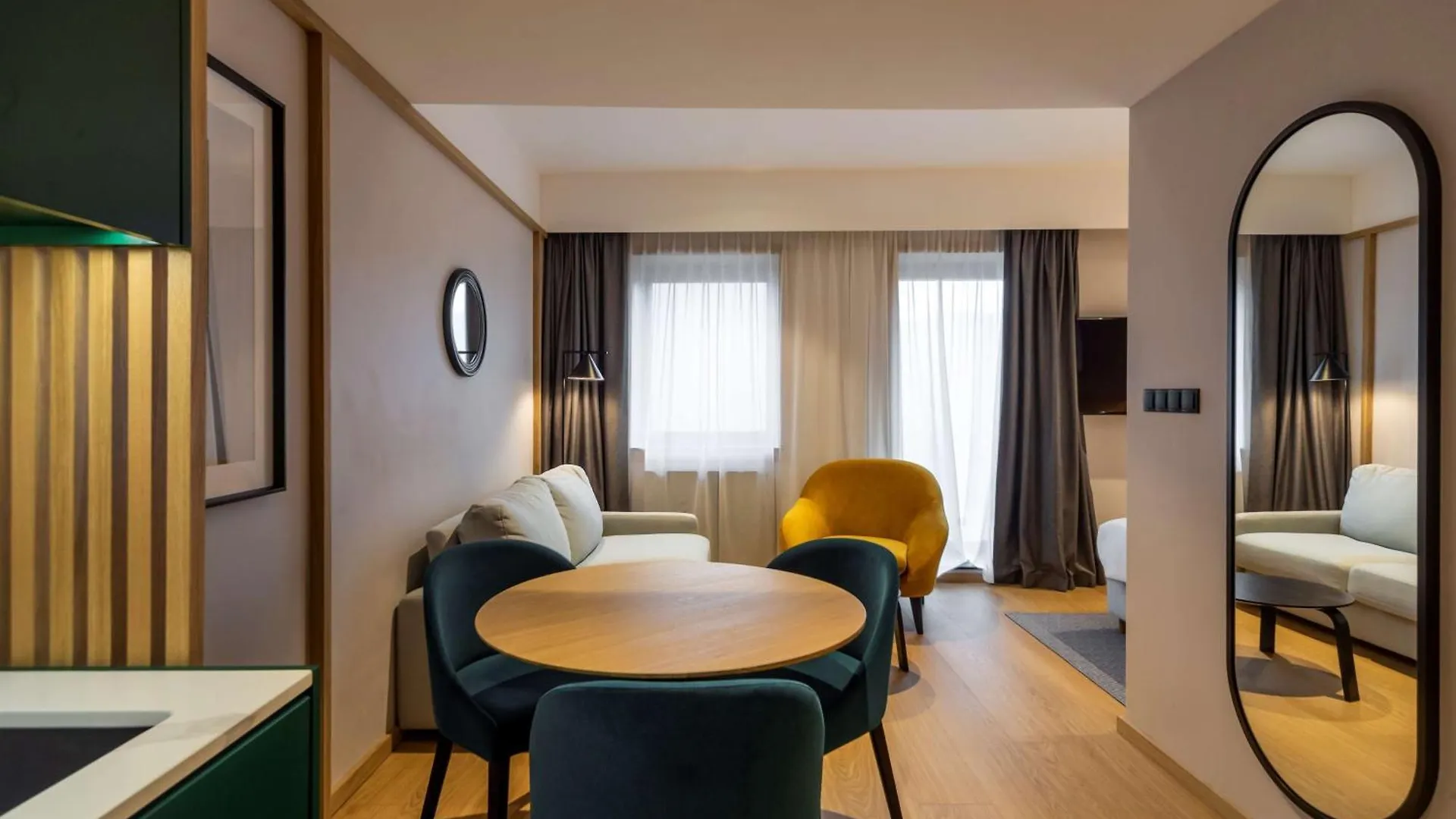Radisson Hotel & Suites, Gdansk, Wyspa Spichrzow 4*, Γκντανσκ